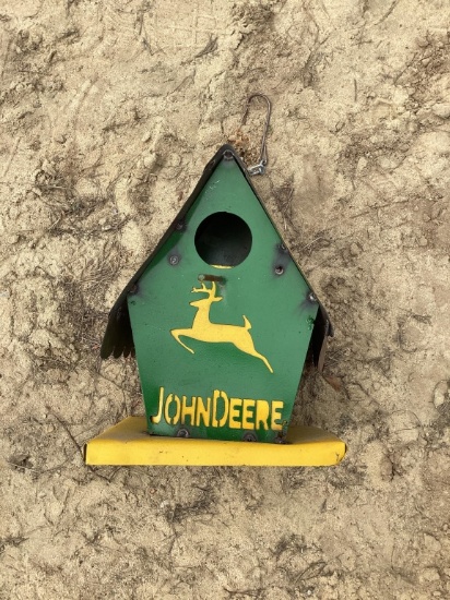 JOHN DEERE HANGING BIRD HOUSE