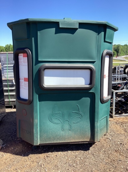NEW TITAN DEER STAND