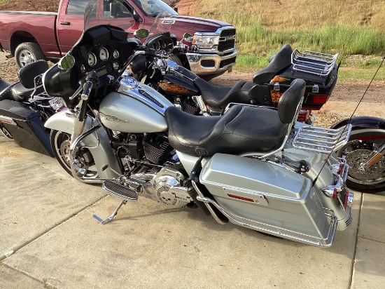 2010 HARLEY DAVIDSON FLHX