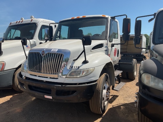 2010 INTERNATIONAL 4400 DAYCAB