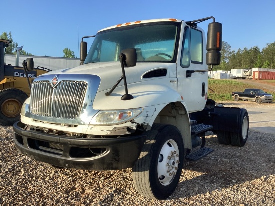 2010 INTERNATIONAL 4400 DAYCAB