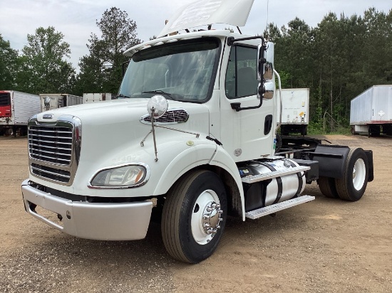 2014 FRIEGHTLINER M2 DAYCAB