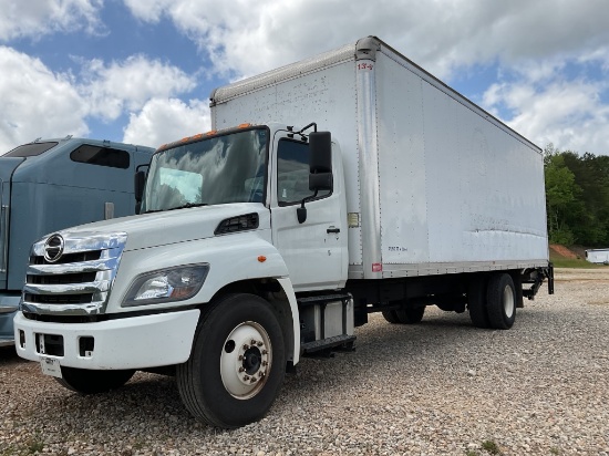 2017 HINO BOX TRUCK