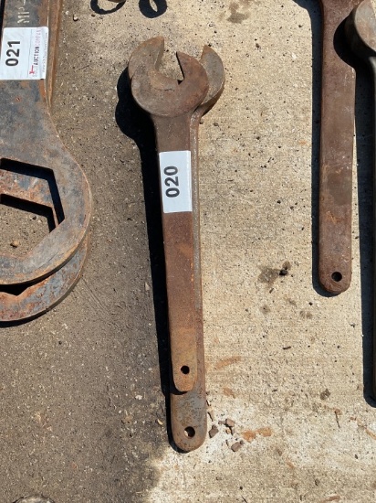 (2) WRENCHES