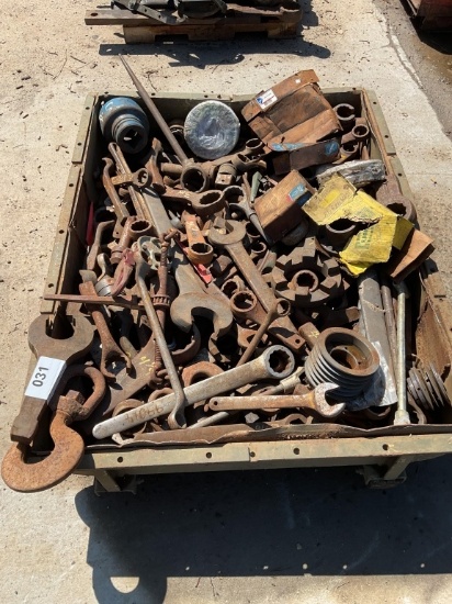 CRATE OF MISC SOCKETS AND WRENCHES