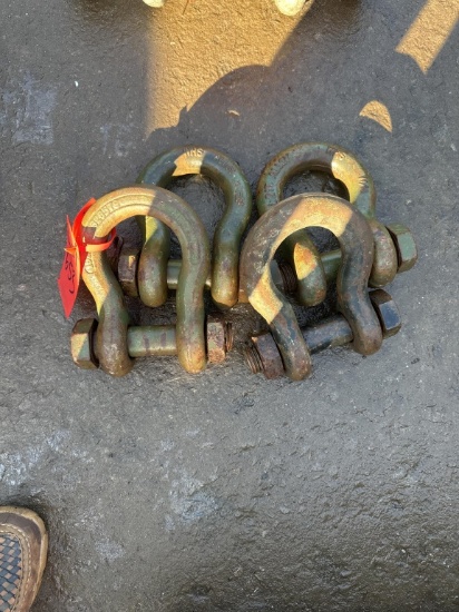 4 CLEVISES