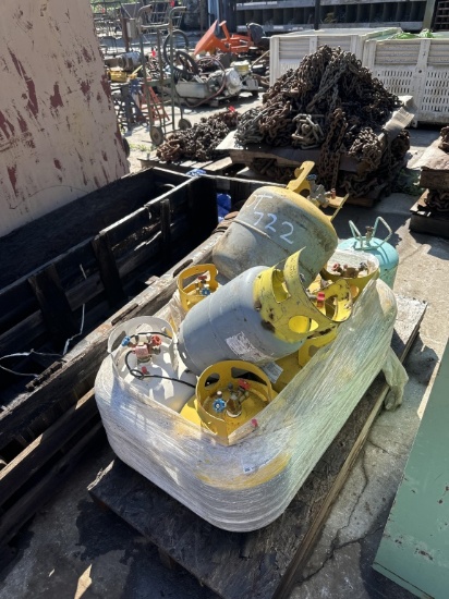 PALLET OF 9 CYLINDERS