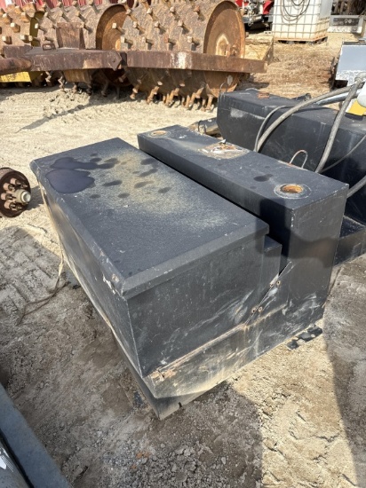 L SHAPE FUEL TANK W/ TOOL