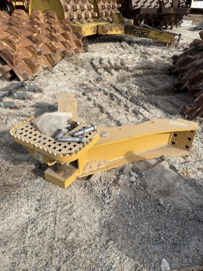 CAT NEW UNUSED D6K2; D6N; D5R REAR HITCH W/ HARDWA