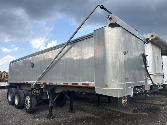 ***2017 Mac 30ft Tri Axle Dump Trailer