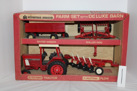 Late Jeff Showaker IH Collection