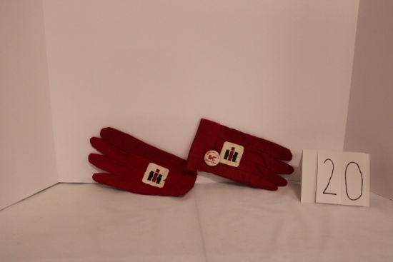 Vintage Ladies IH cloth green thumb garden gloves