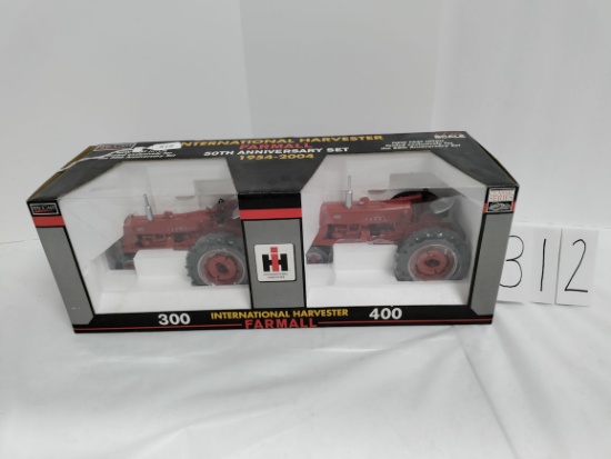 SpecCast IH Farmall 300 & 400 50th Anniversary Set 1954-2004 1