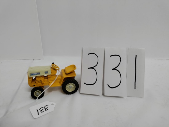 Cub Cadet 122 lawn tractor with metal seat plastic hood good condition