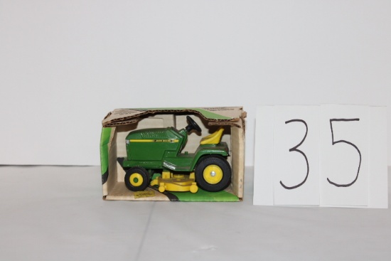 Ertl John Deere Lawn & Garden tractor
