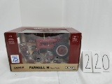 Ertl 75 Farmall M Barn Finds 1