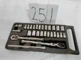 28 piece Case IH 1