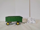 Ertl JD 112 Chuck Wagon some pain chipping fair condition