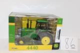 Prestige Collection/ 1/16th scale/ John Deere 4440 dual wheels