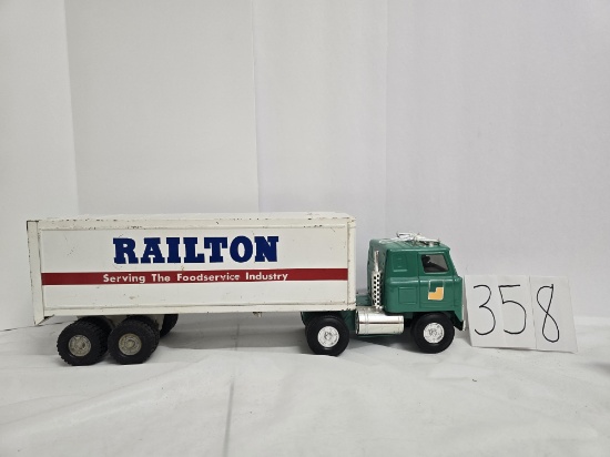 Ertl IH truck metal featuring Railton foodservice industry  no box fair condition