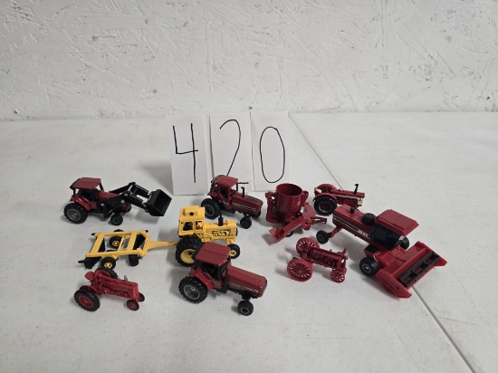 10 pc IH agricultural equipment 1/64 scale good condition