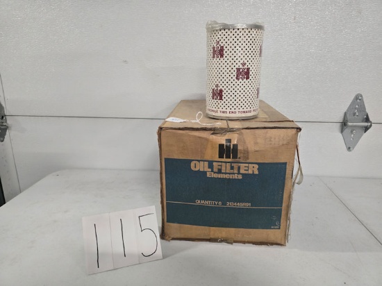 Full case IH filters 6 oil 213445r91good condition NOS