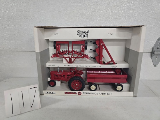 Farmall H 4 pc farm set from Ertl 298  stock good condition