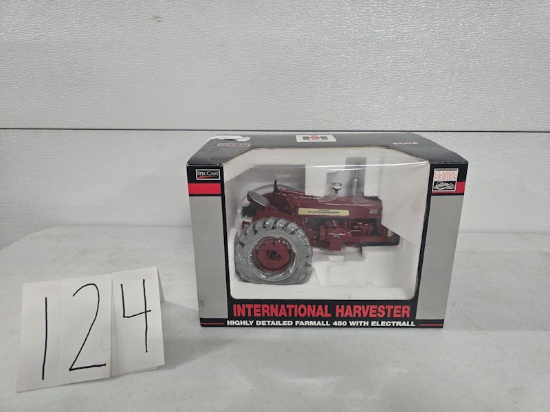 Speccast Farmall 450 1/16th scale zjd1566 good condition includes generator on side