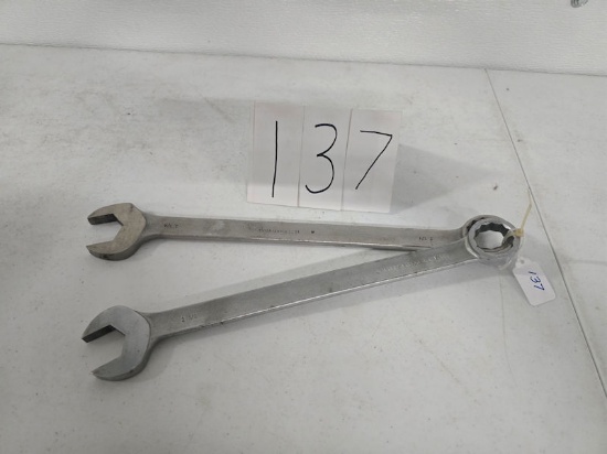 Set of 2 Ih wrenches 1 1/8" and 1 1/4"