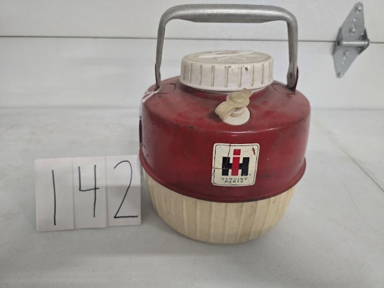 IH thermos by Coleman good condition