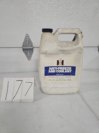 IH antifreeze 966723r2 1 gallon unopened