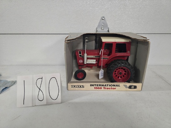 Ertl IH 1568 1/16th scale 4603 stock good condition
