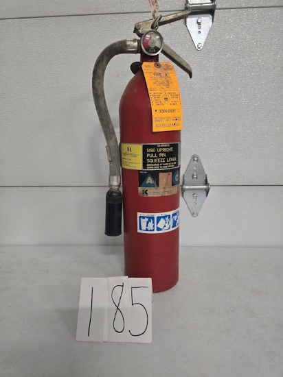 IH fire extinguisher unused good condition model b10a