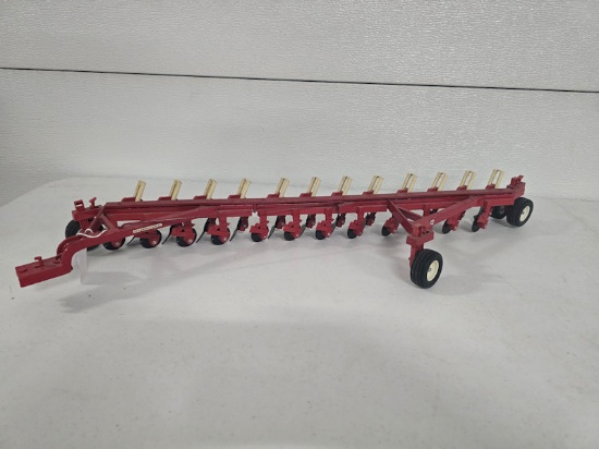 12 bottom plow IH Ertl good condition