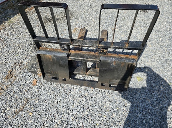 Quick attach pallet forks 42 inch
