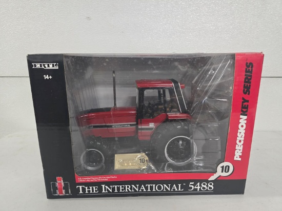 Ertl Precision Key Series IH 5488 1/16th scale stock 14757 in box good condition