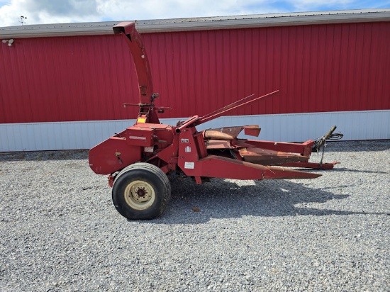 881 IH Forage Harvester with 2 row corn head