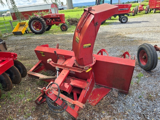 IH 80 Snowblower unrestored good condition very little use