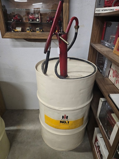 IH Engine oil number 1 diesel engines 55 gallon barrel empty with pump