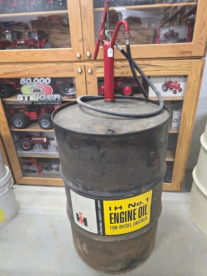 IH No 1 engine oil 55 gallon barrel with pump fair condition