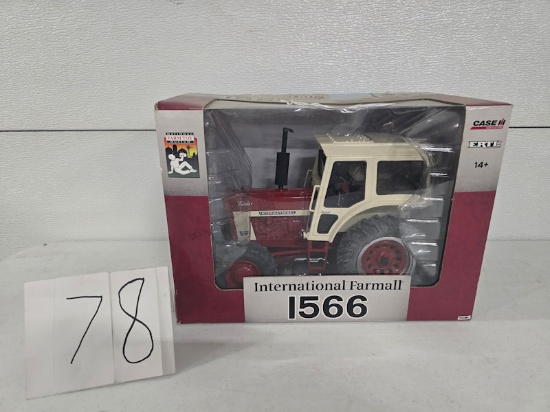 Ertl IH 1566 National Farm Toy Museum 1/16th scale stock 16219a  good condition
