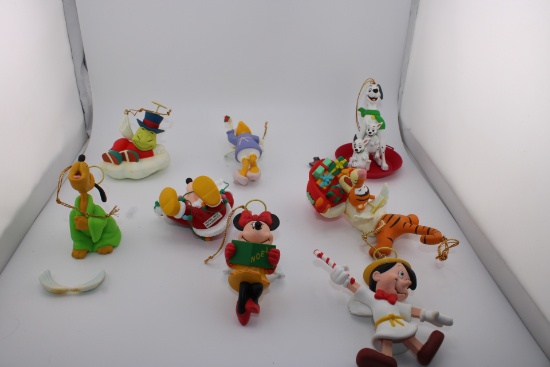 Disney Christmas Ornaments. The Dalmation and Pluto are damaged. The original packaging is not pictu