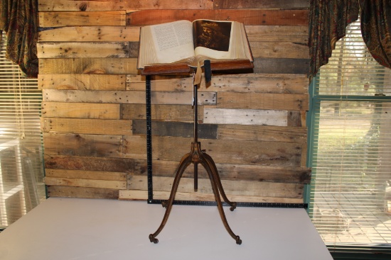 Rembrandt Edition Bible with Lamble New York Stand