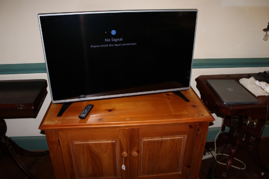 Entertainment Lot TV Stand with LG TV