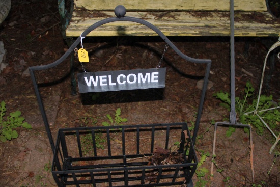 Welcome Sign Baskey
