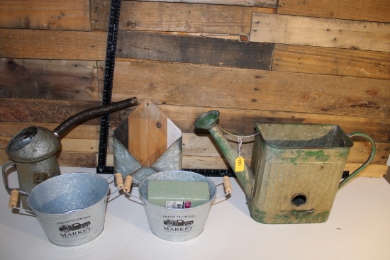Interior Tin Decoration Lot