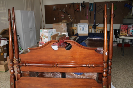 Chippendale Full Size Poster Bed