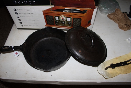 Martin No. 8 Castiron Pot, lid and handle