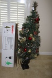 Entry Way Christmas tree by Celebrte it.