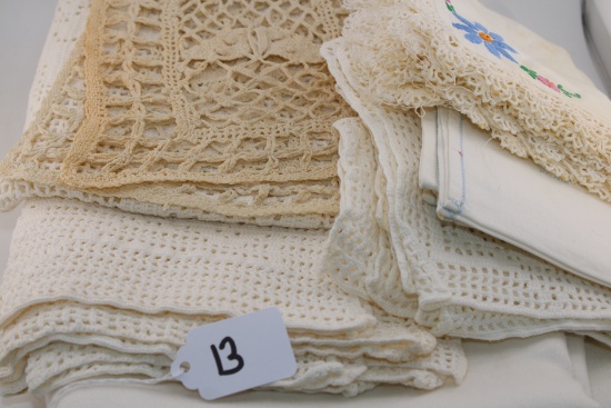 Vintage Napkins and Table Cloths